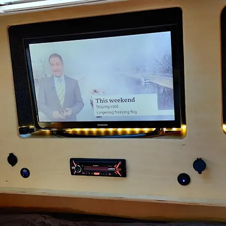 Luksustelt Wallace Teardrop Caravan For Hire From Electricexplorers *